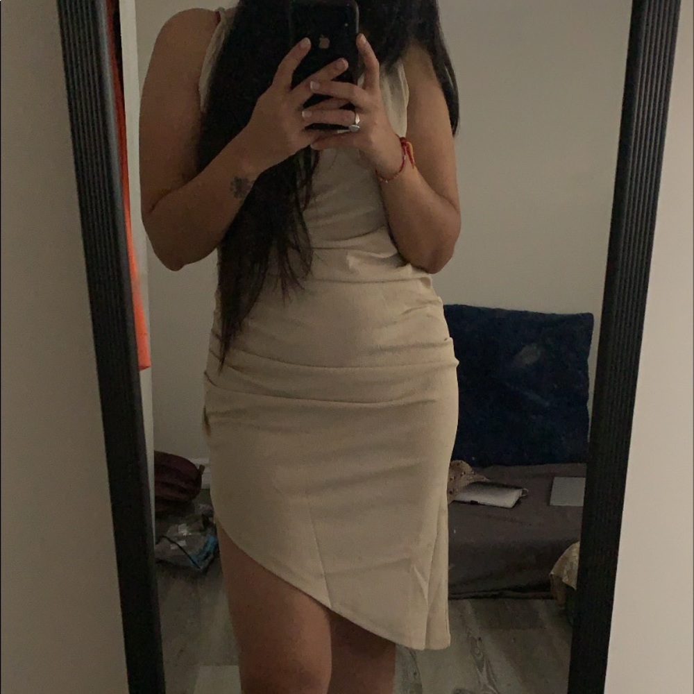 Size :M  brand : H&M pretty beige part dress,
